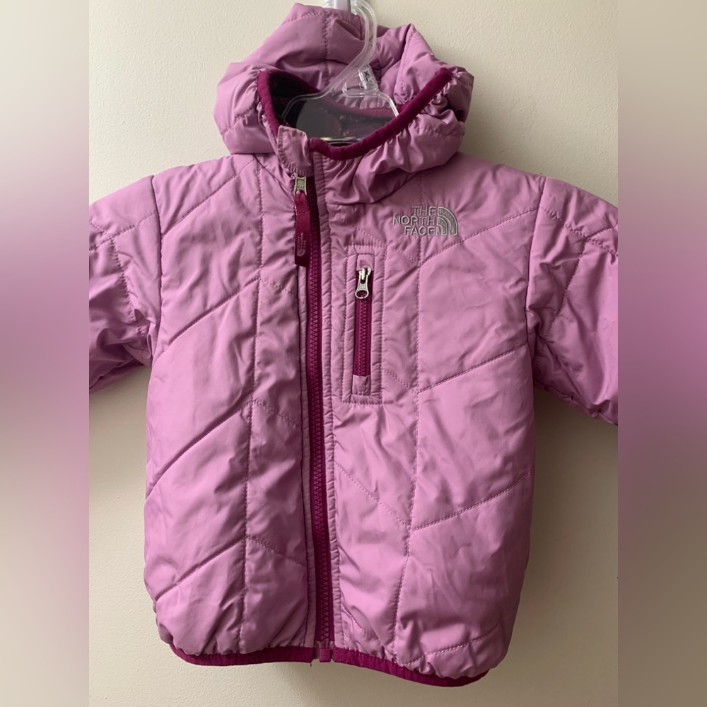 The North Face Shasta Reversible Jacket Girls 18-24 mo Preowned lilac/Burgundy